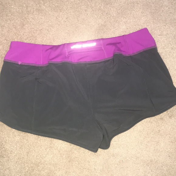 Under Armour Shorts - Picture 2 of 2